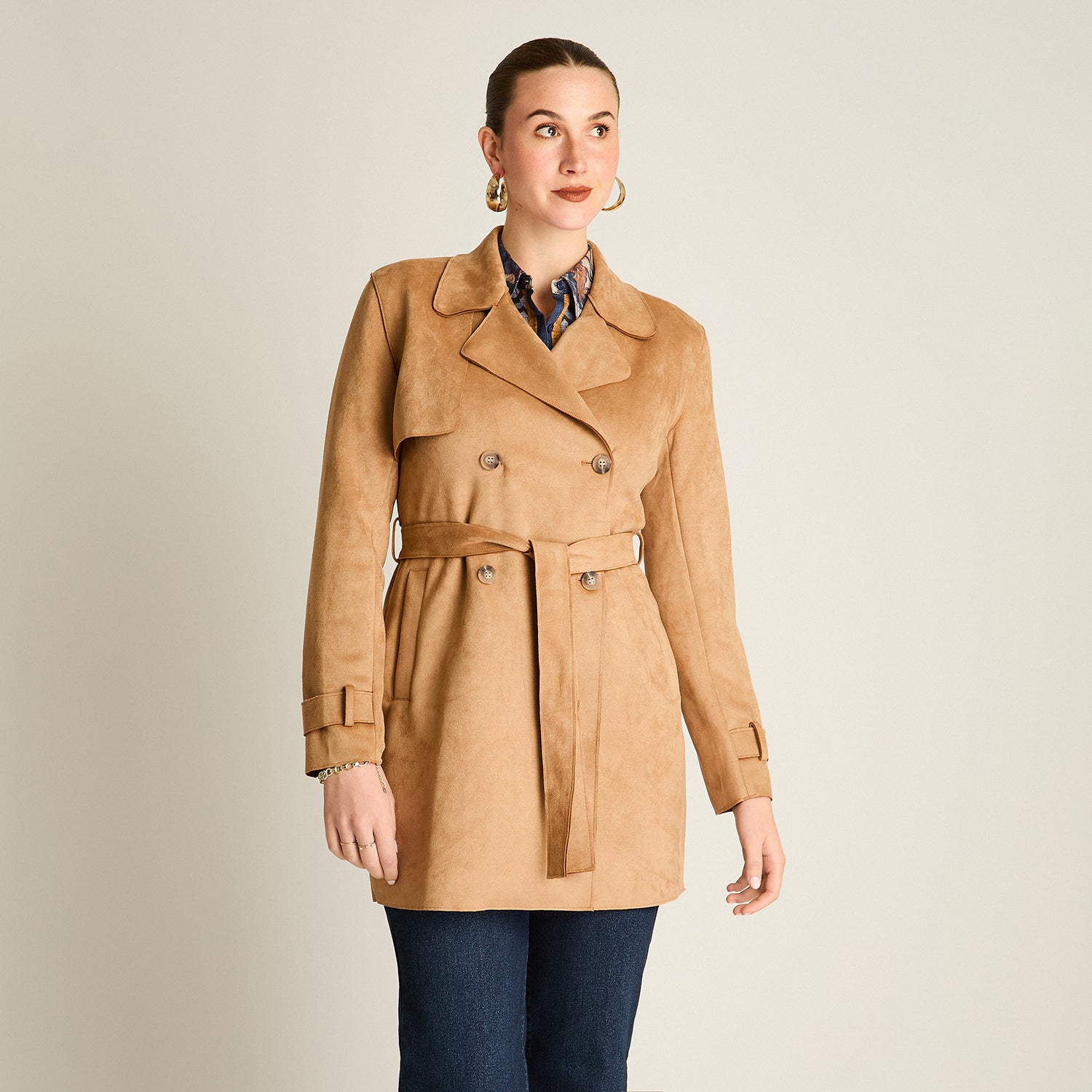 Trench Camel Manga Larga Elasticidad Nula Sin Forro Calce Normal Tela Plano